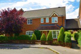 4 bedroom Detached f...